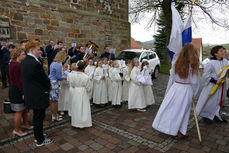 1. Heilige Kommunion in St. Crescentius (Foto: Karl-Franz Thiede)